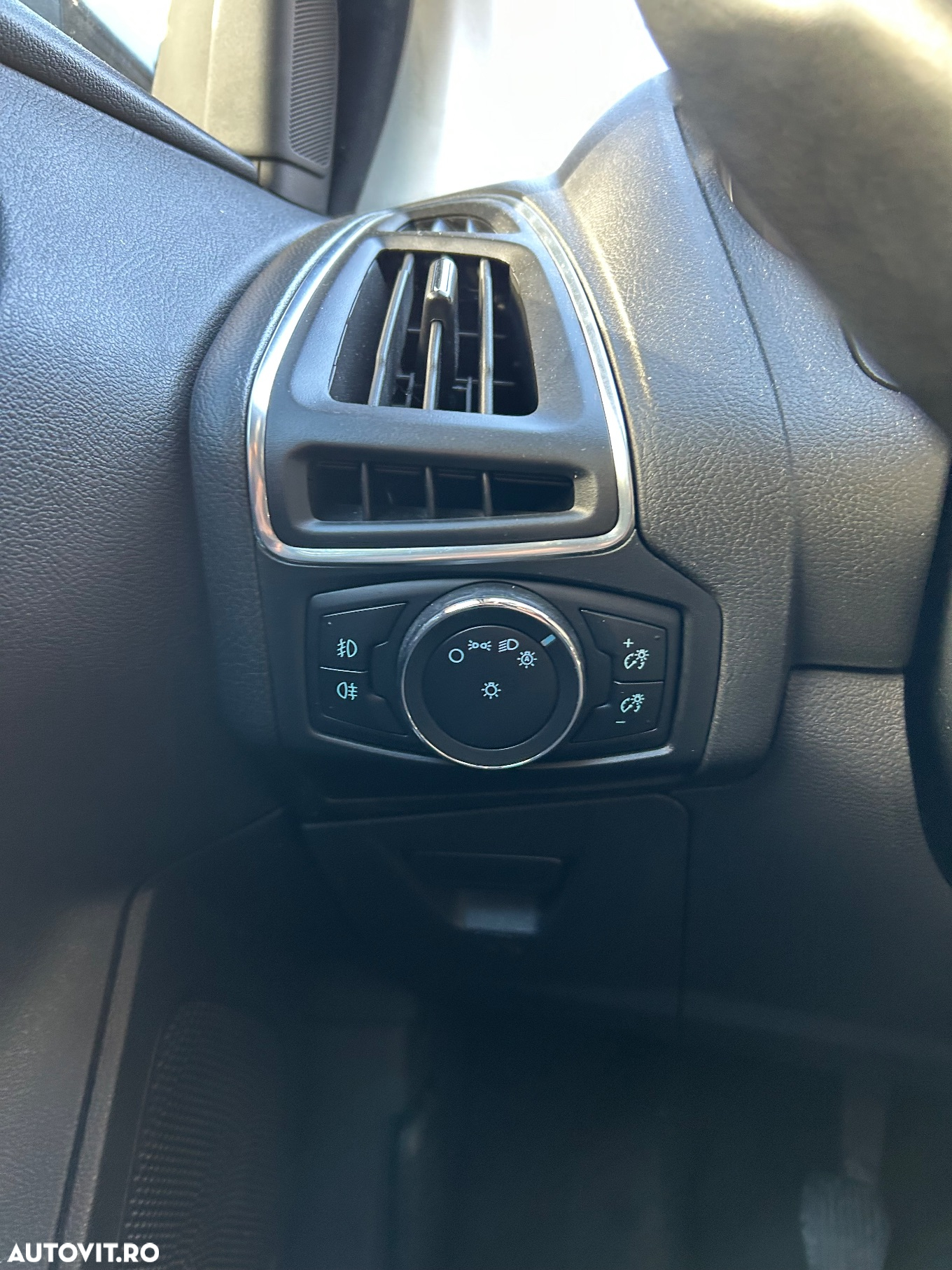 Ford Focus 1.6 TDCi DPF Titanium - 6
