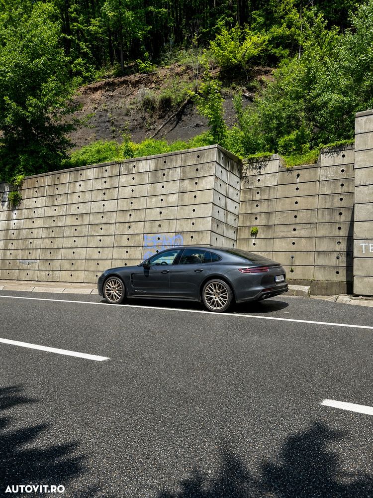 Porsche Panamera 4 - 5