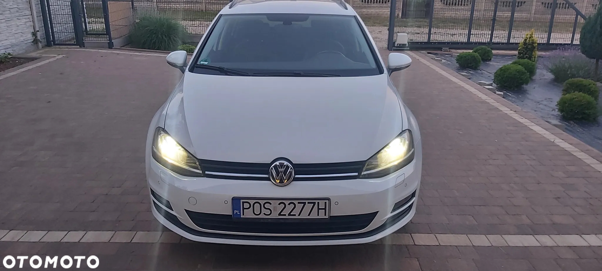 Volkswagen Golf 2.0 BlueTDI DSG Comfortline - 21