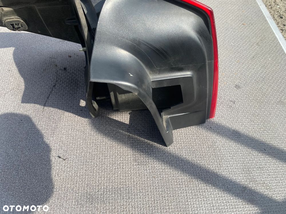 LAMPA TYŁ TYLNA PRAWA RENAULT LAGUNA 3 III 06070 - 5