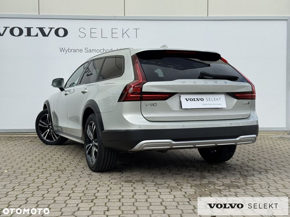 Volvo V90 Cross Country D5 AWD Pro - 4