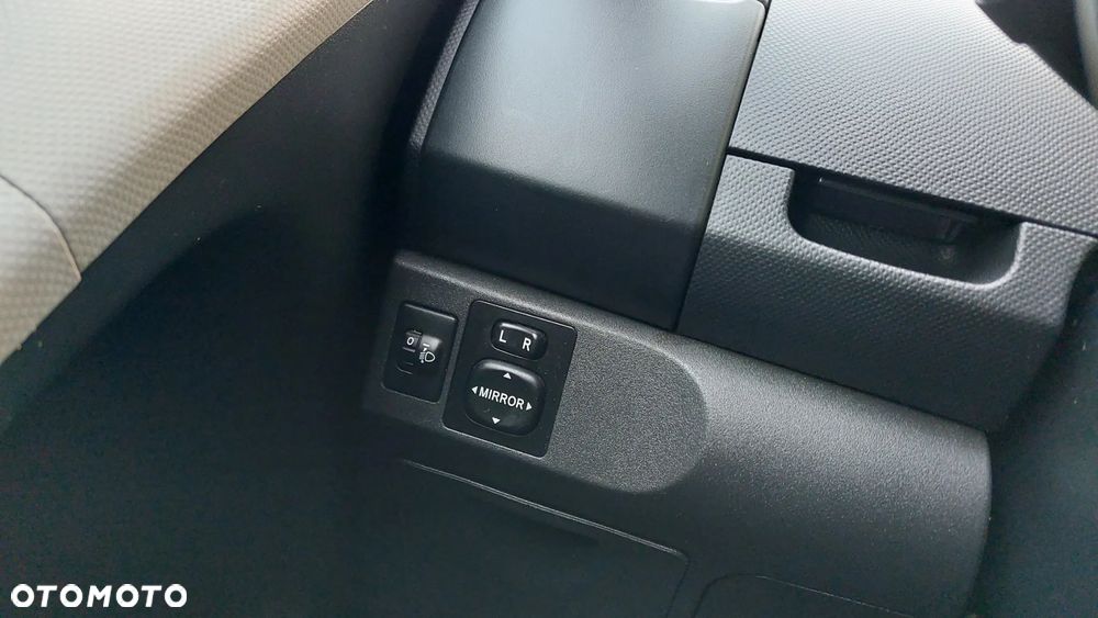 Toyota Yaris 1.33 Prestige - 26