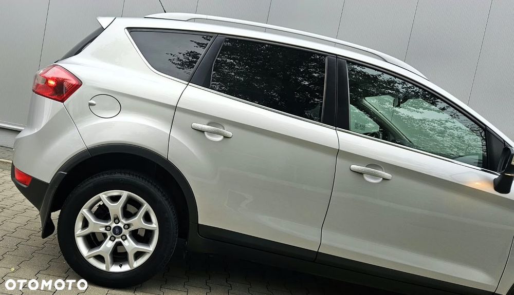 Ford Kuga 2.0 TDCi Titanium - 14