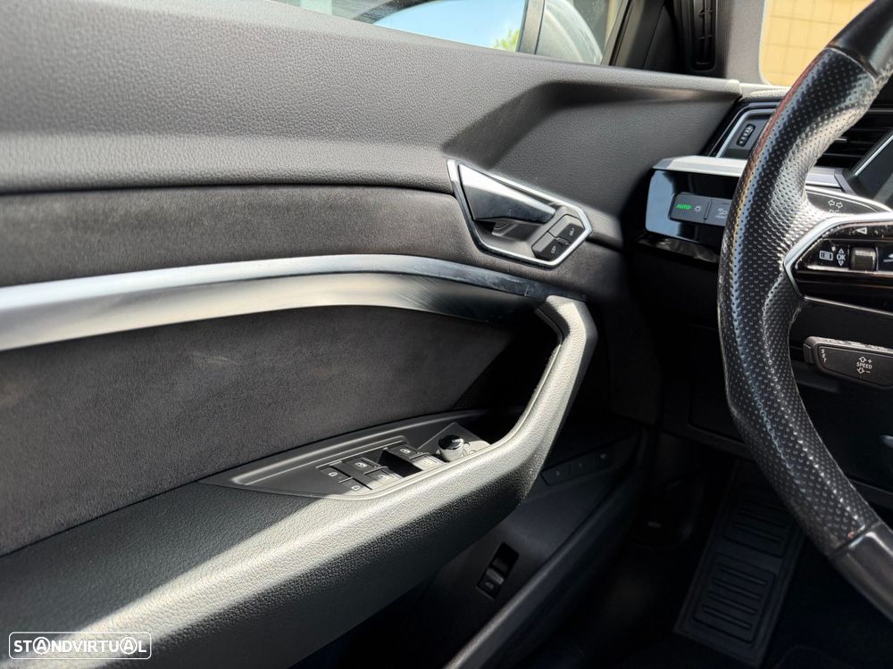 Audi e-tron 55 quattro S line - 28