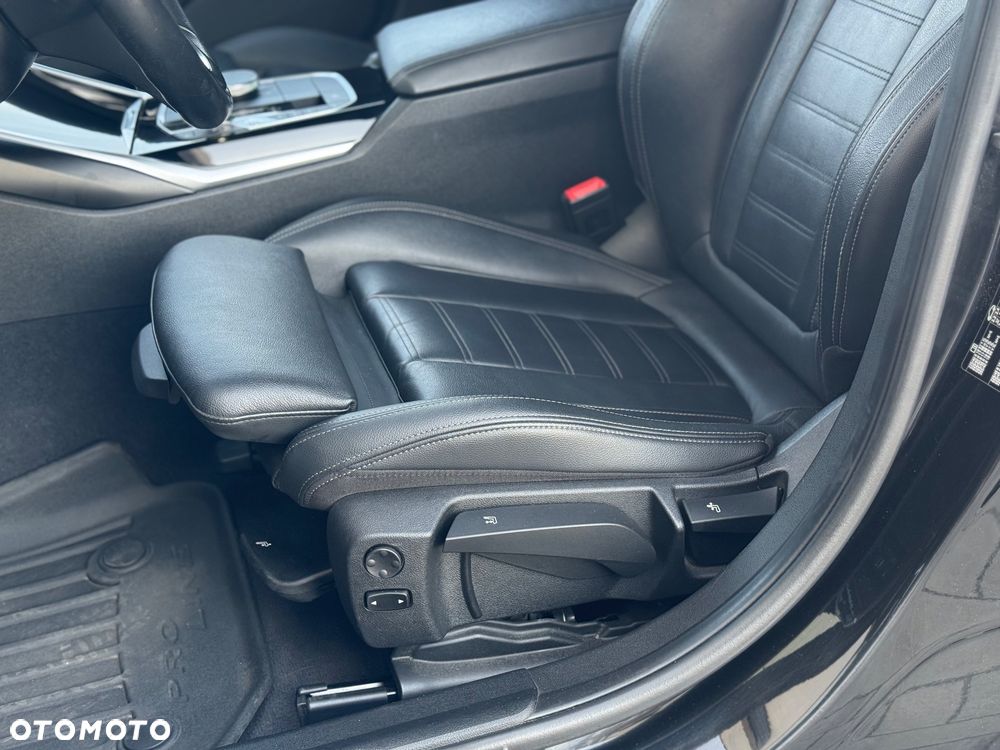 BMW Seria 3 320d Edition Luxury Line Purity - 27