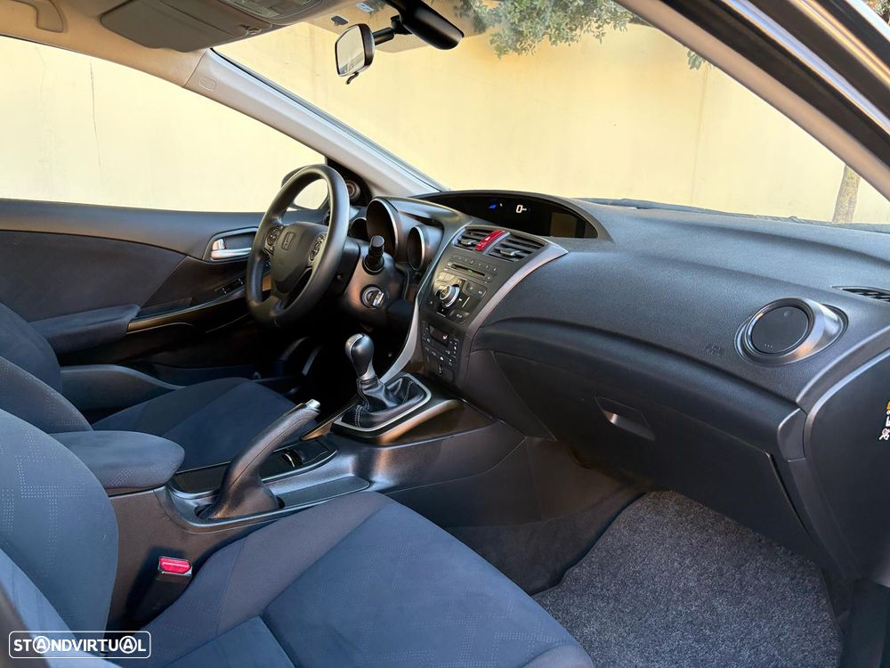 Honda Civic 1.4 i-VTEC Sport - 33