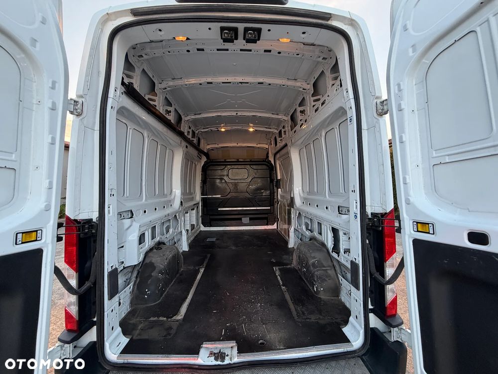 Ford Transit L3H2 - 35