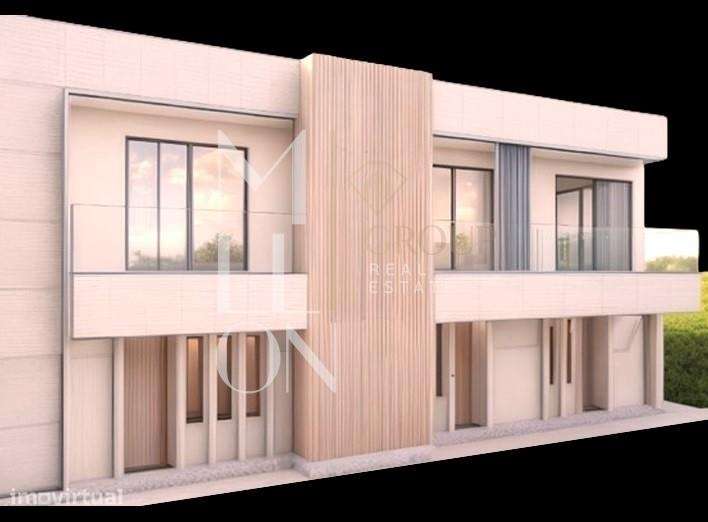 Prédio com 7 apartamentos a minutos a praia.Texto : - Grande imagem: 2/17