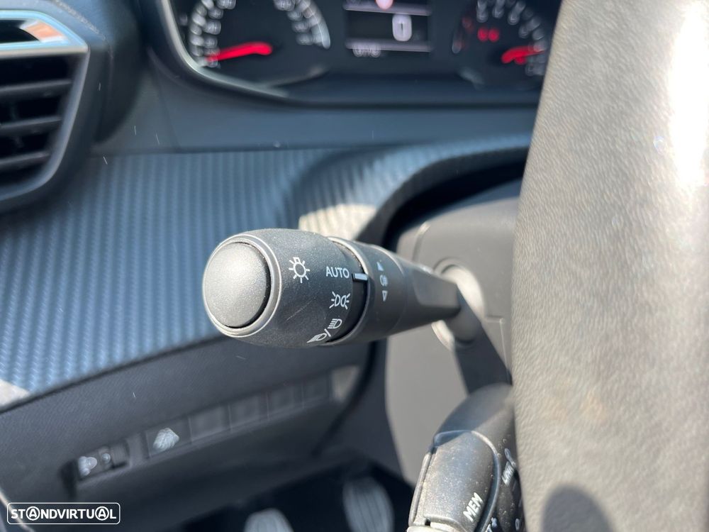 Peugeot 208 1.2 PureTech Active Pack - 12
