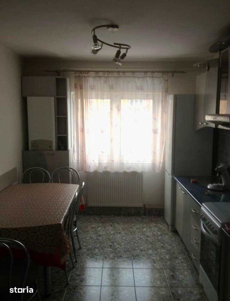 cv 81  Bd.Republicii, apartament 2 camere decomandat, etaj III+beci - Imagine principală: 4/7