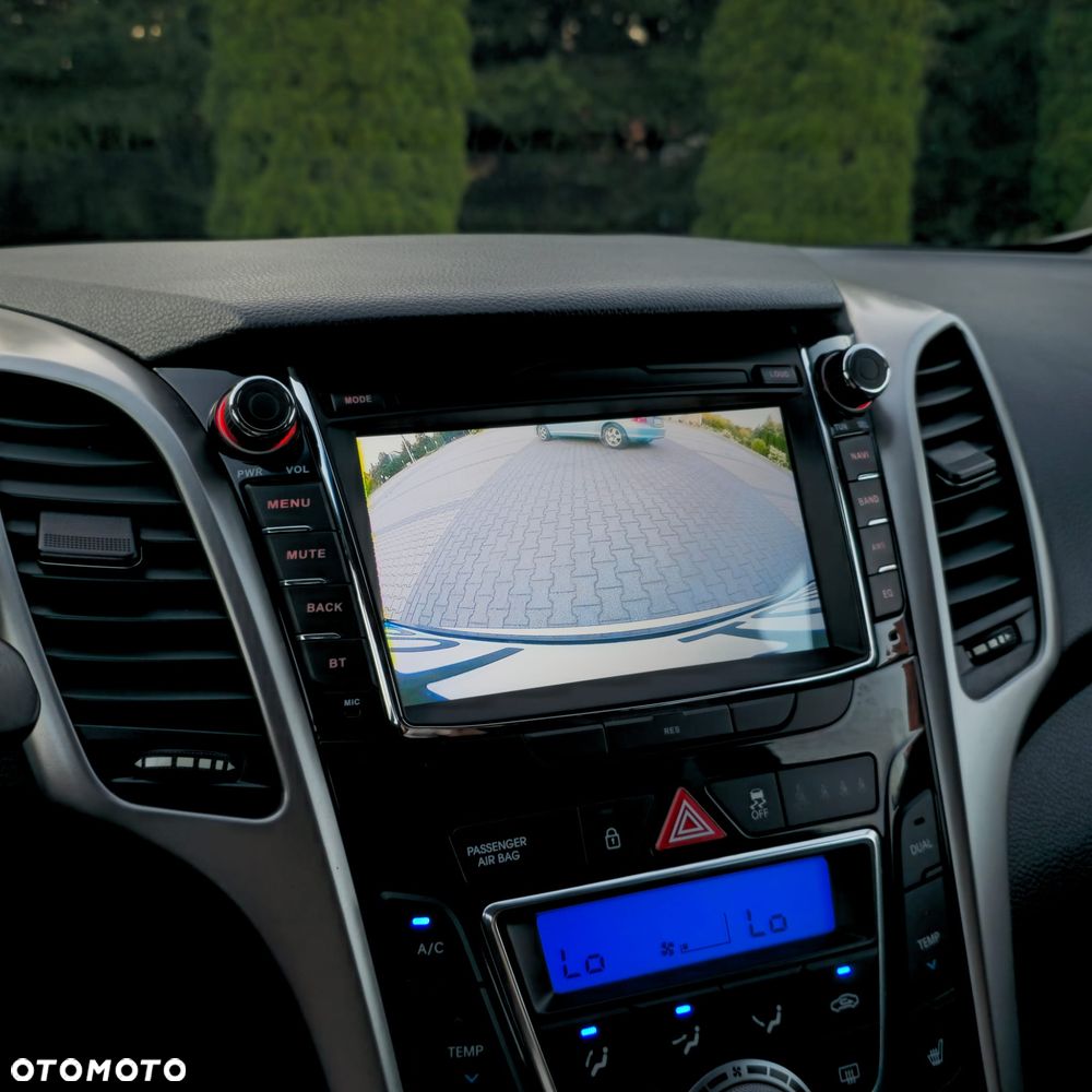 Hyundai i30 blue Kombi 1.6 GDi Passion - 32