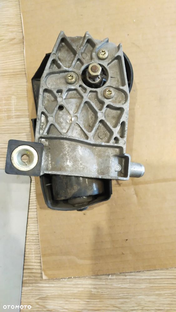 SILNICZEK WYCIERACZEK PRZÓD FOCUS MK1 XS4117508 (7139665209) - 2