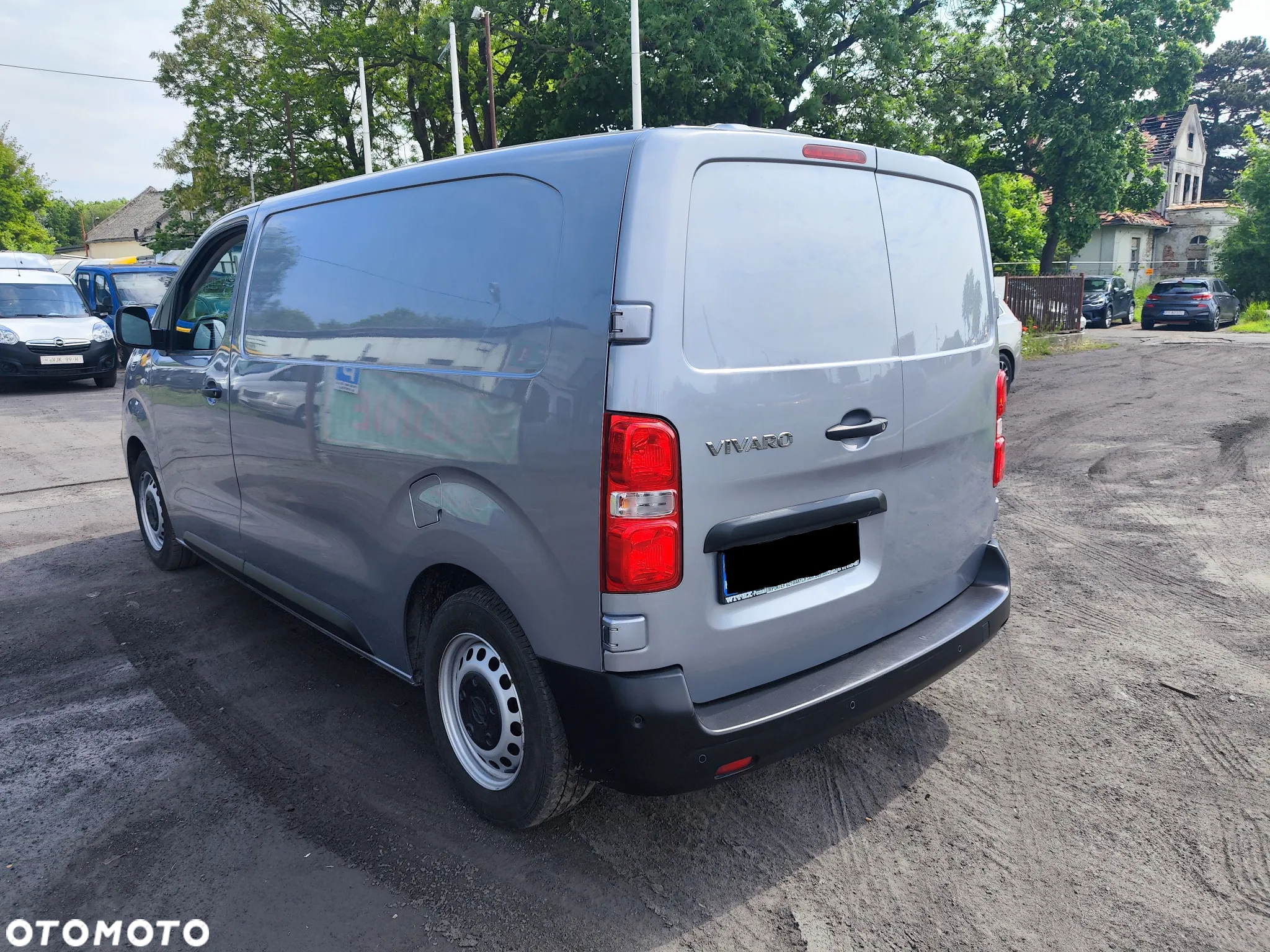 Opel Vivaro - 8