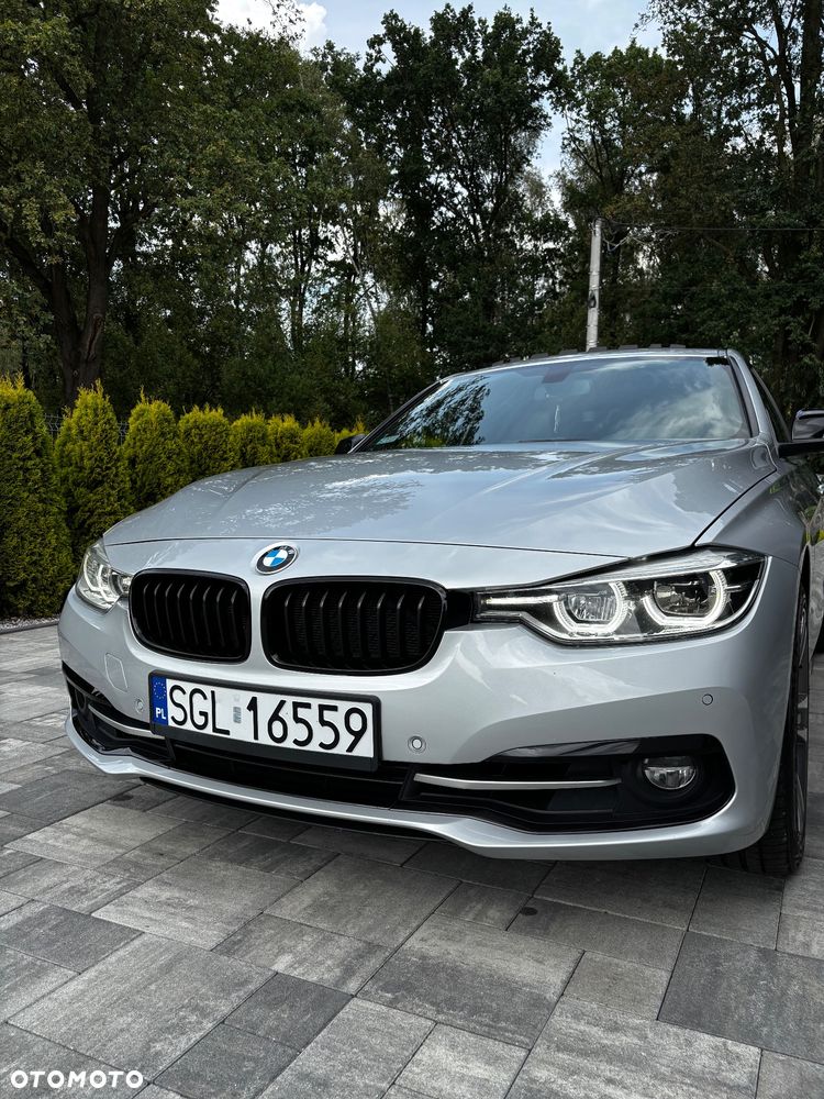 BMW Seria 3 330i Sport Line - 11