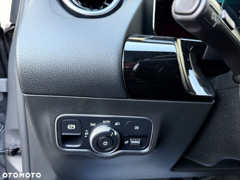 Mercedes-Benz Klasa B 180 7G-DCT Progressive - 34