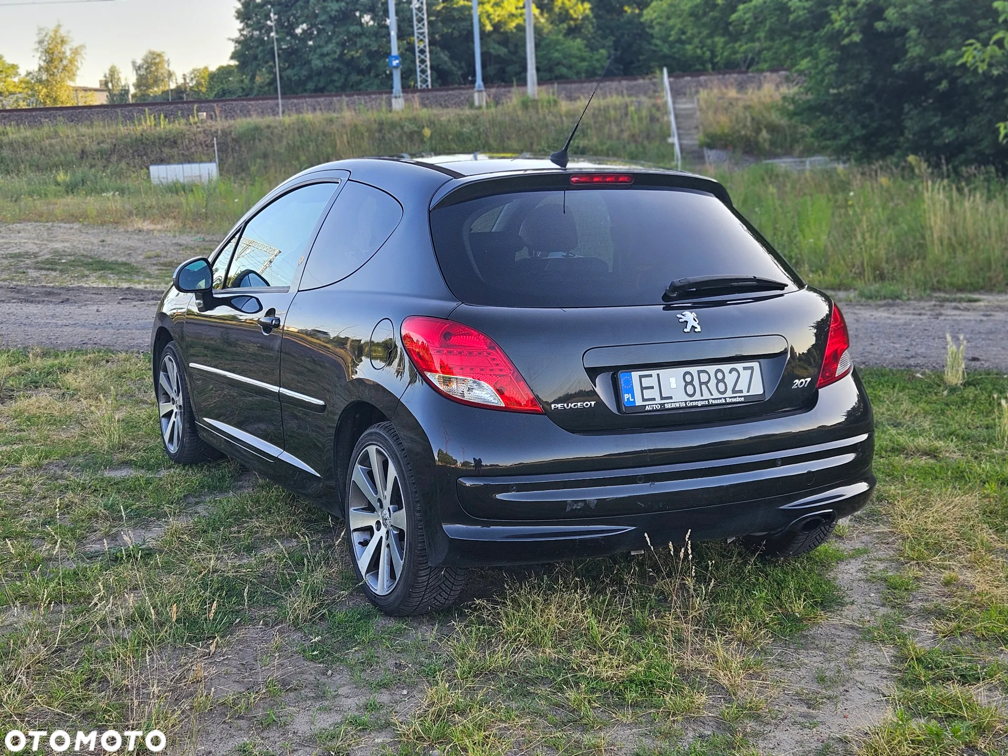 Peugeot 207 1.6 THP Allure - 12