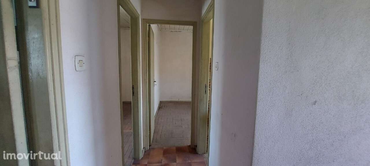 Moradia V2 para remodelar Ponte do Abade Sernancelhe - Grande imagem: 3/12