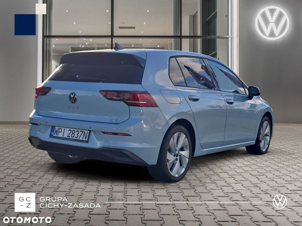 Volkswagen Golf - 6
