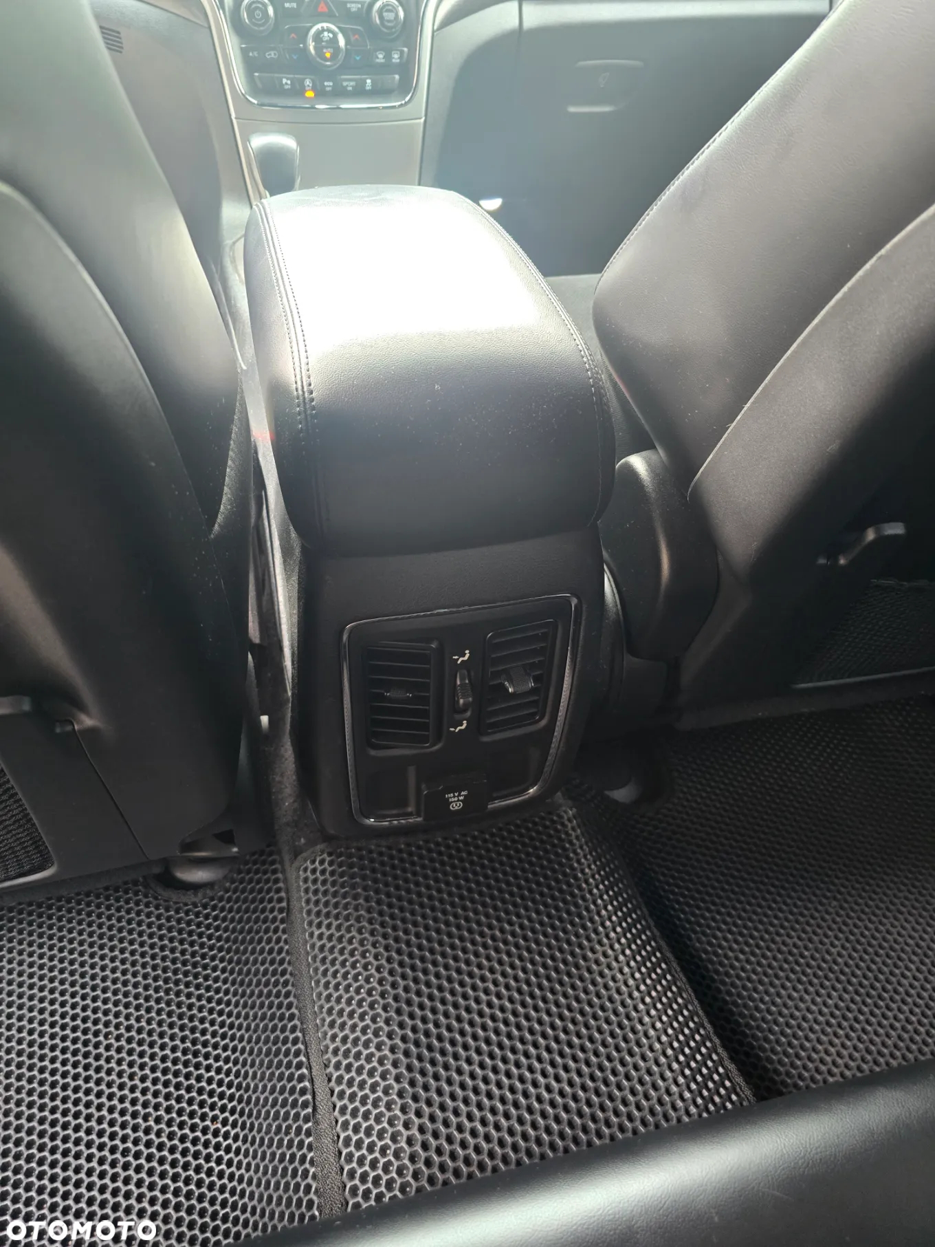 Jeep Grand Cherokee - 14