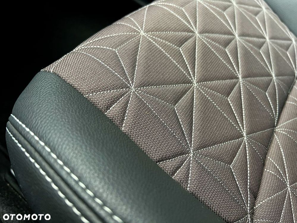 Toyota Yaris Cross - 17