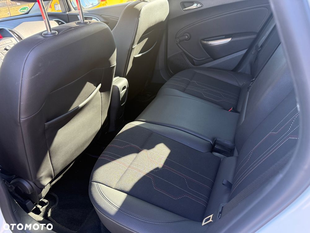 Opel Astra 1.7 CDTI DPF 150 Jahre - 10