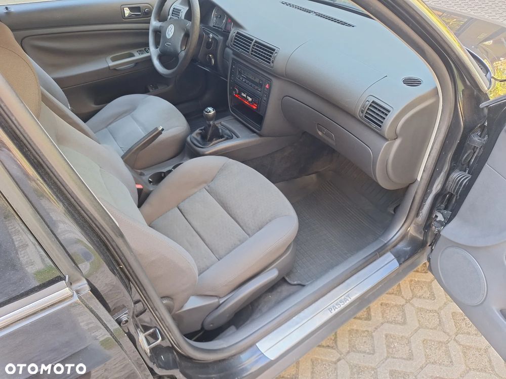 Volkswagen Passat 1.9 TDI Comfortline - 18