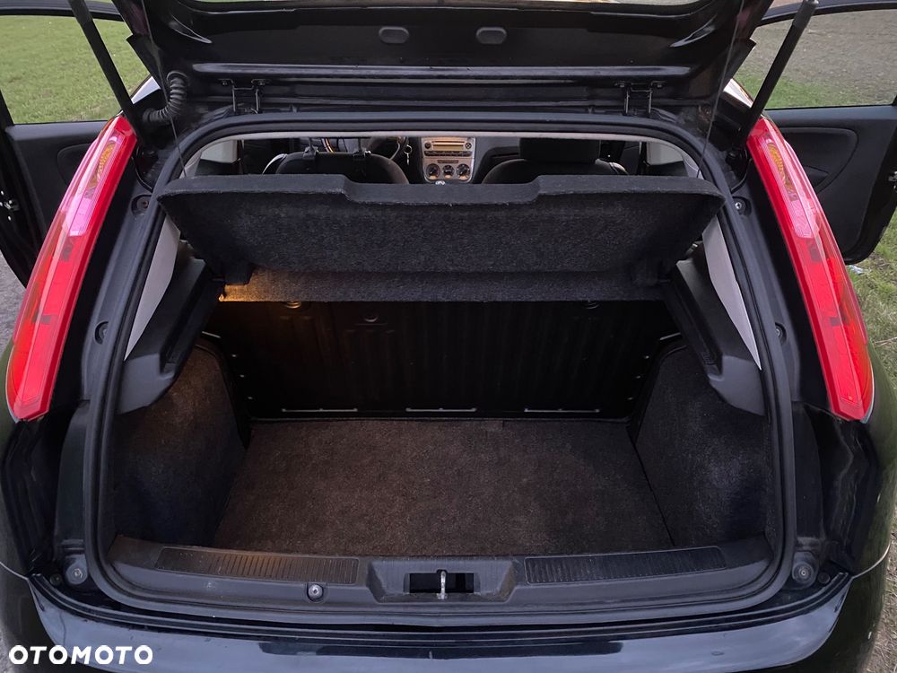 Fiat Grande Punto 1.4 8V - 23