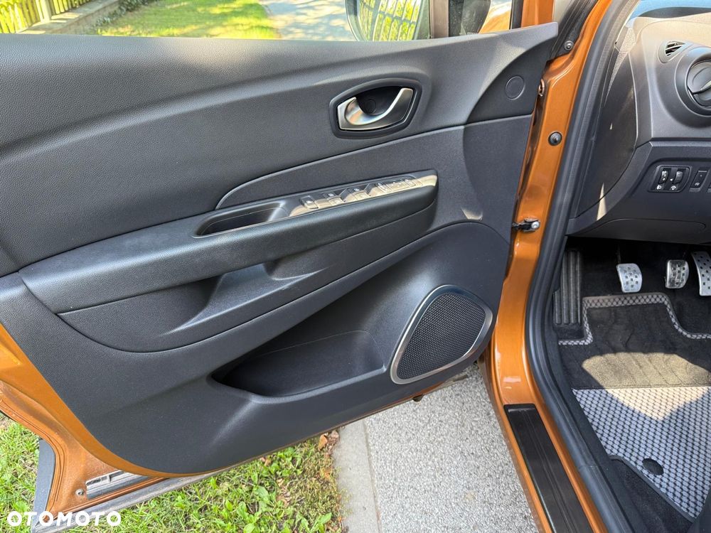 Renault Captur 0.9 Energy TCe XMOD - 23