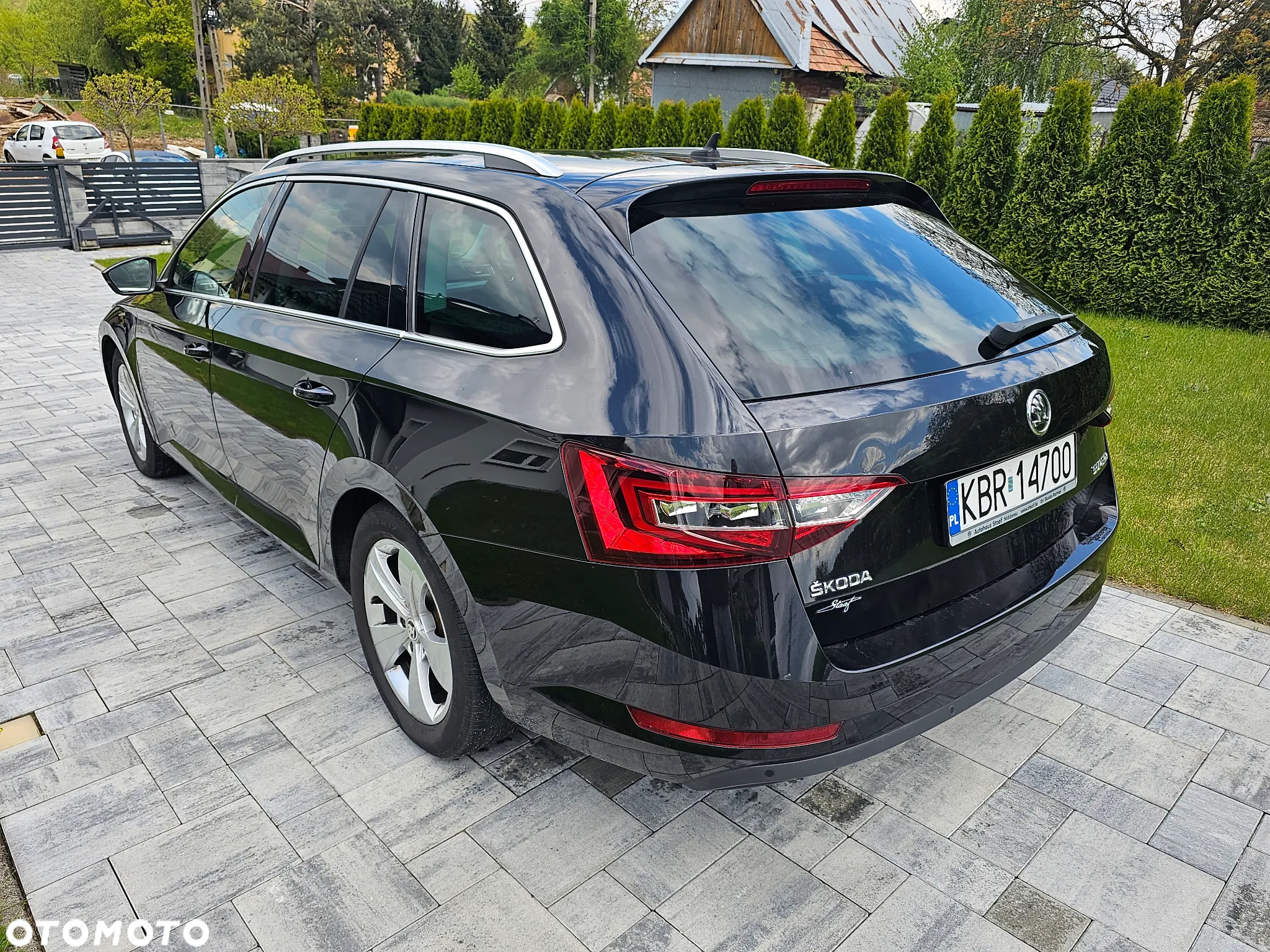 Skoda Superb 2.0 TDI Premium Edition - 4