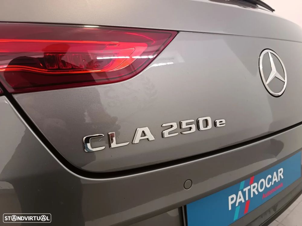 Mercedes-Benz CLA 250 e 8G-DCT AMG Line - 10