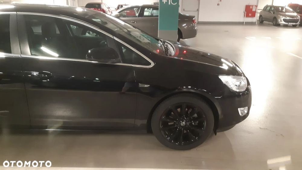 Opel Astra 1.7 CDTI DPF Cosmo - 9