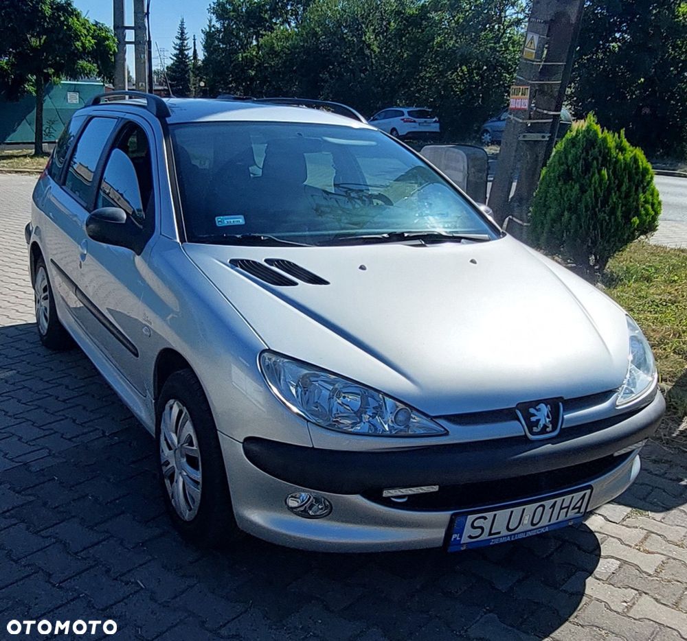 Peugeot 206 - 1