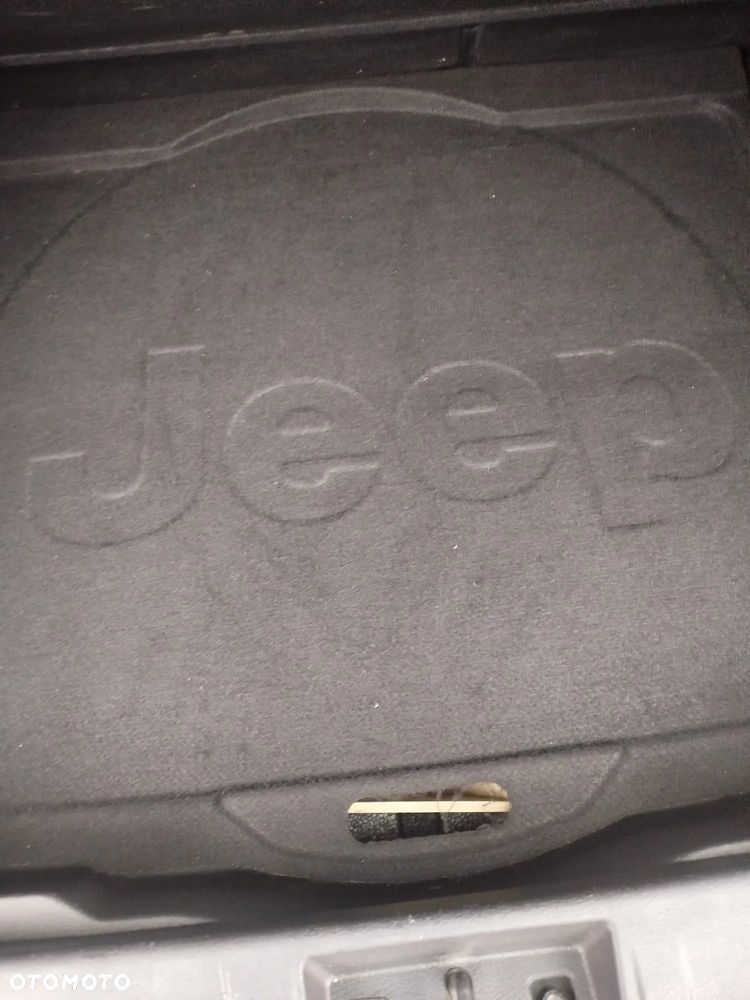 Jeep Renegade 1.6 E-torQ Longitude Adventure Edition - 26