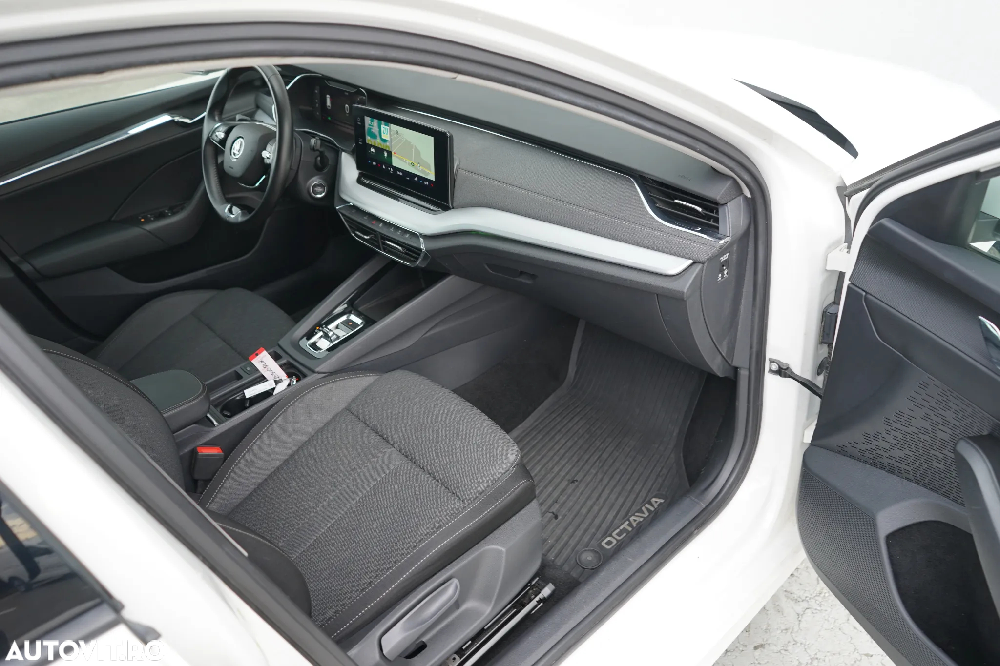 Skoda Octavia Combi Diesel 2.0 TDI DSG Style - 25
