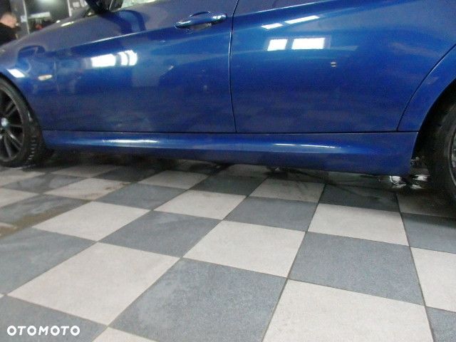 BMW E90 E91 PRÓG M PAKIET  LEWY   LE-MANS-BLAU 381