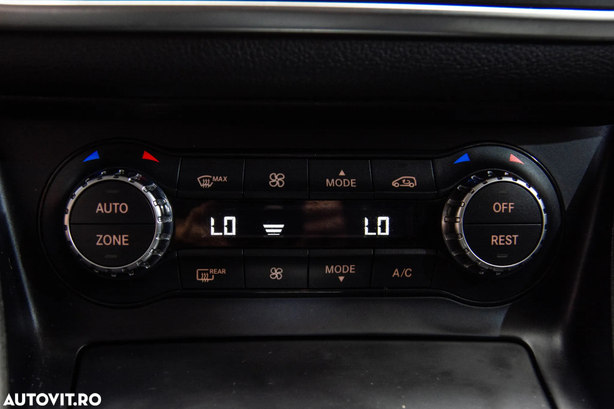 Mercedes-Benz GLA 200 d 7G-DCT Urban - 16