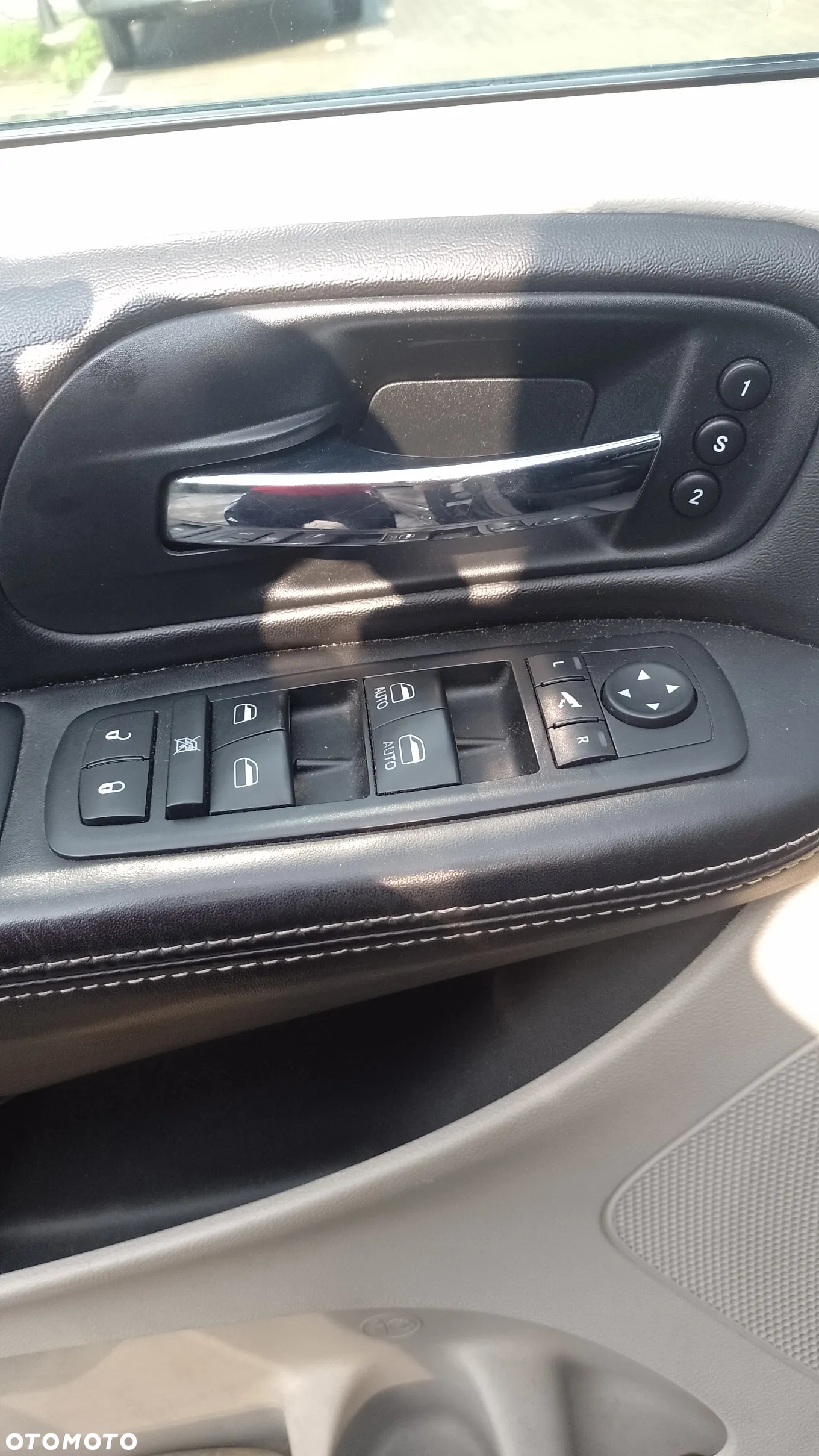 Lancia Voyager 3.6 Platinum - 15