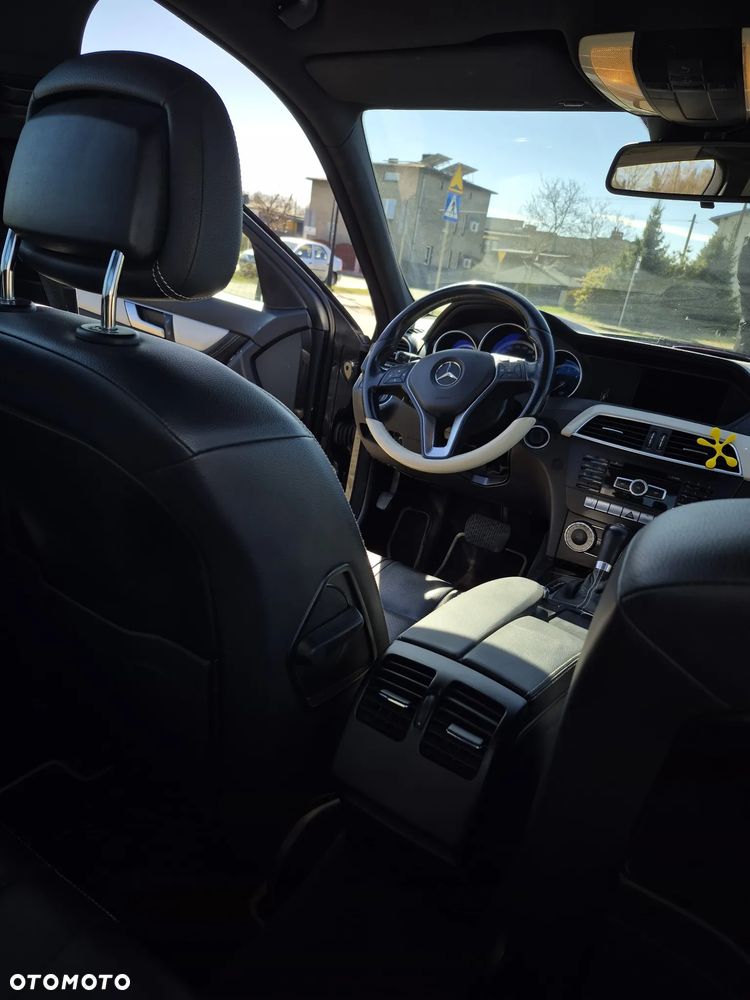 Mercedes-Benz Klasa C 200 CDI DPF (BlueEFFICIENCY) 7G-TRONIC Avantgarde - 7