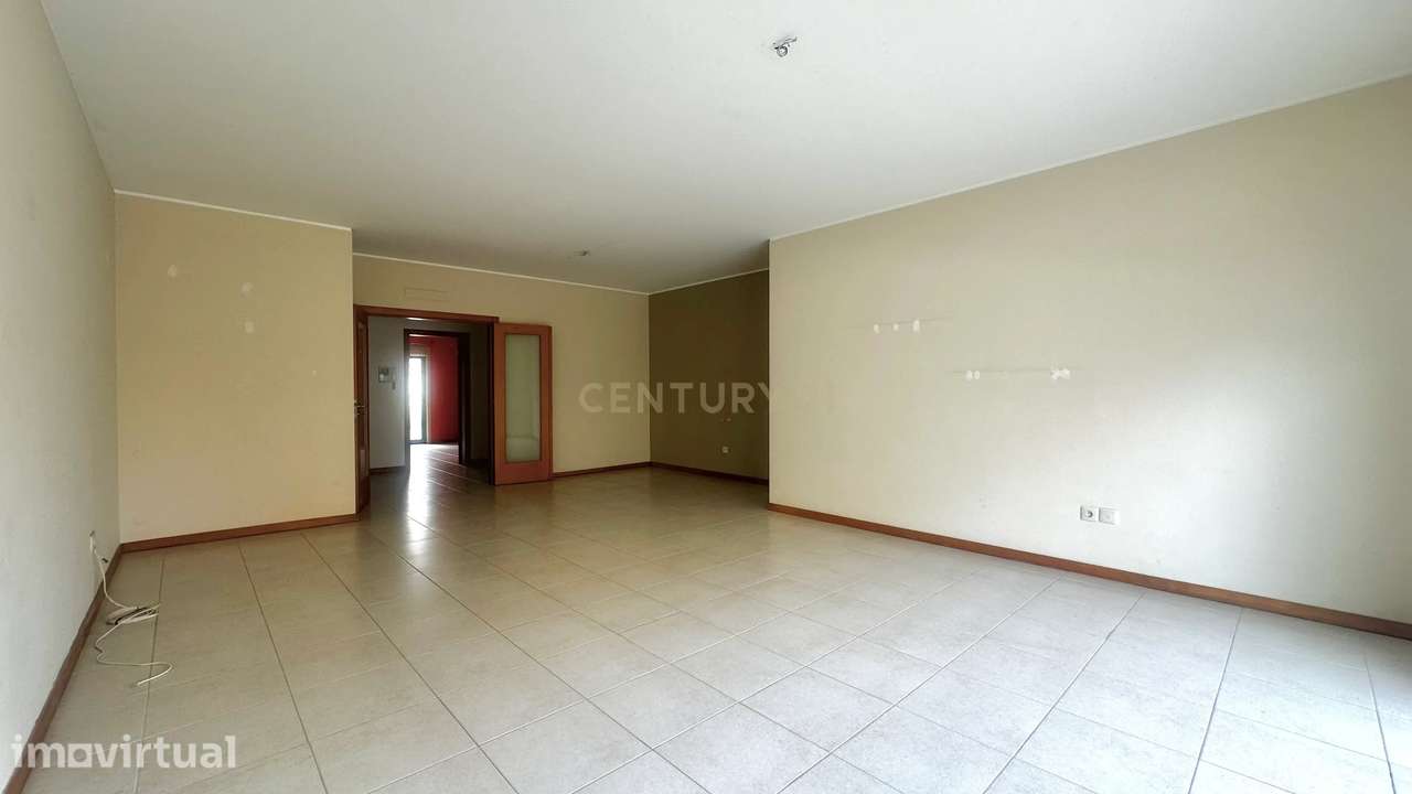 Apartamento T3 com Varandas, Garagem e Parqueamento, na Vila Serena, P - Grande imagem: 4/36