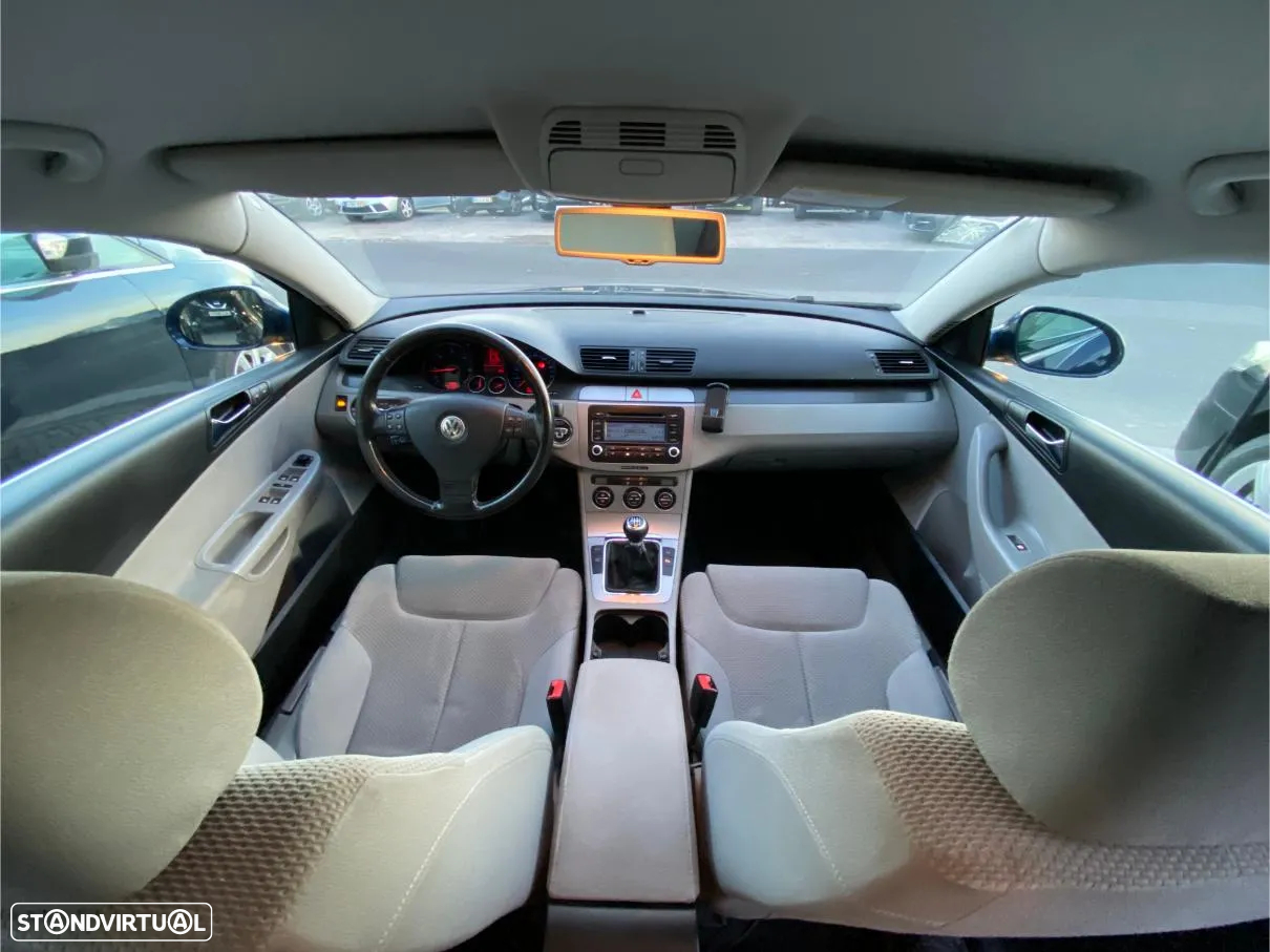 VW Passat Variant 2.0 TDi Confortline - 22