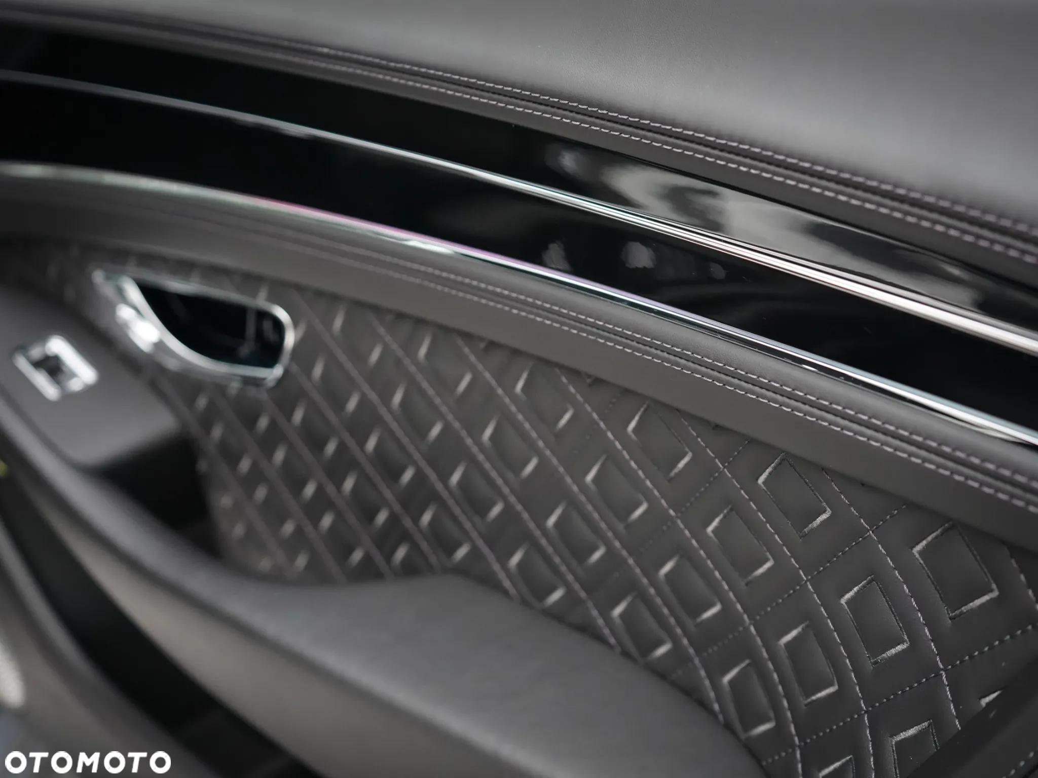 Bentley Continental GT New V8 - 21