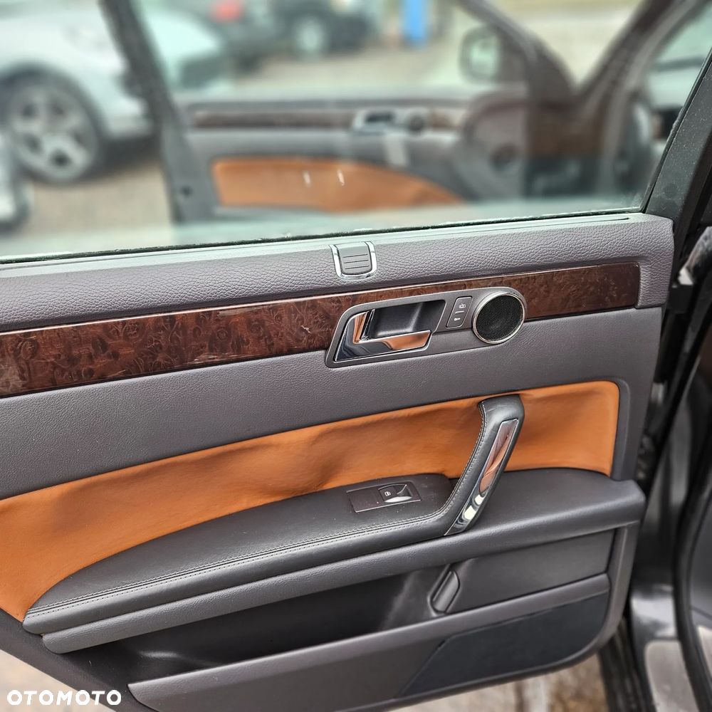 Volkswagen Phaeton - 36