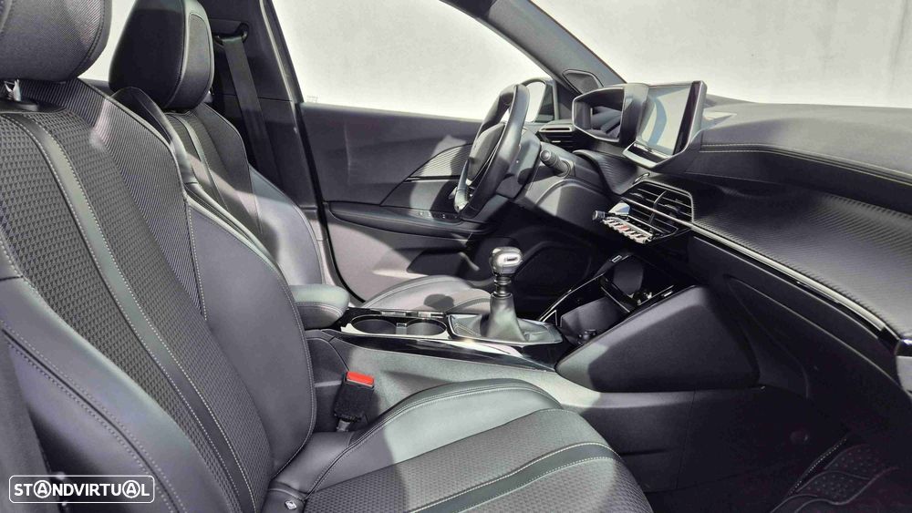 Peugeot 2008 1.2 PureTech GT Line - 17