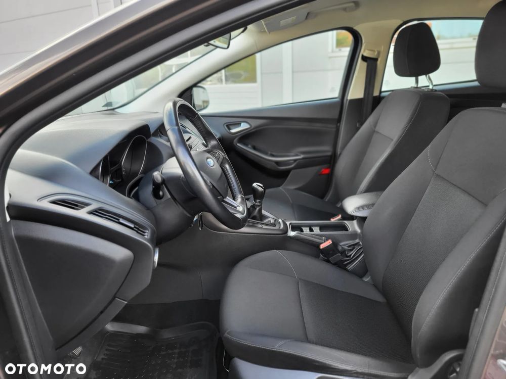 Ford Focus 1.6 Trend - 14
