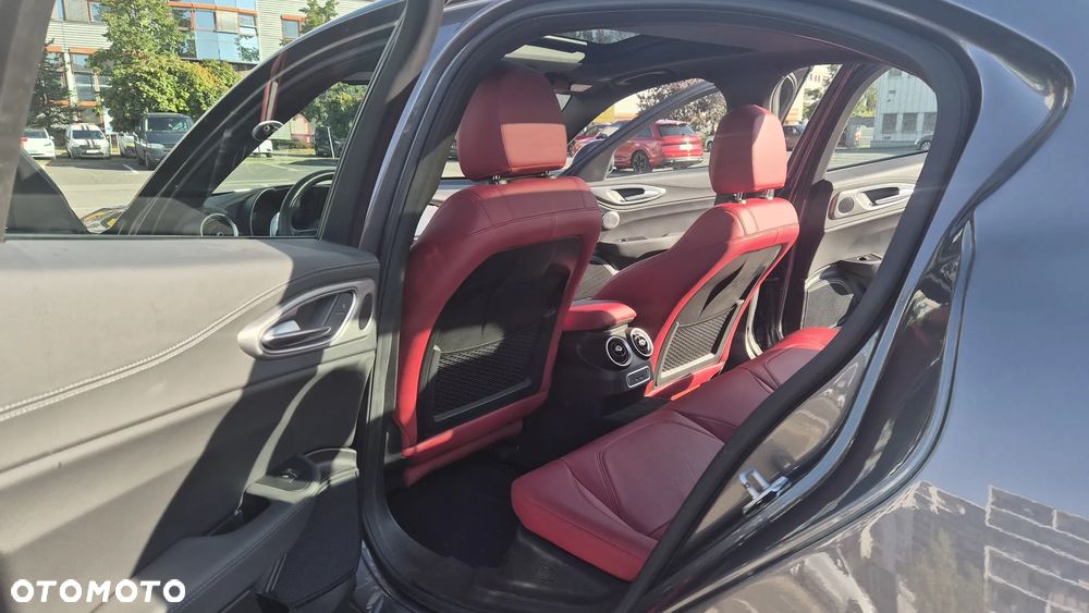 Alfa Romeo Giulia 2.0 Turbo Veloce Q4 - 8