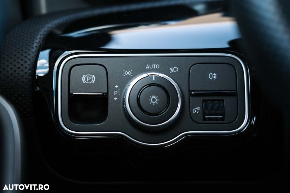 Mercedes-Benz A - 19