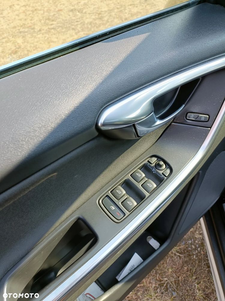 Volvo XC 60 - 4