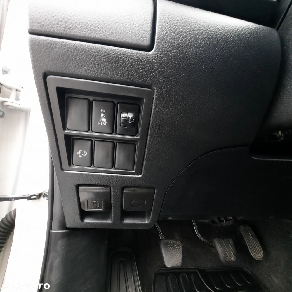 Toyota Hilux 2.4 D-4D Double Cab DLX 4x4 - 10