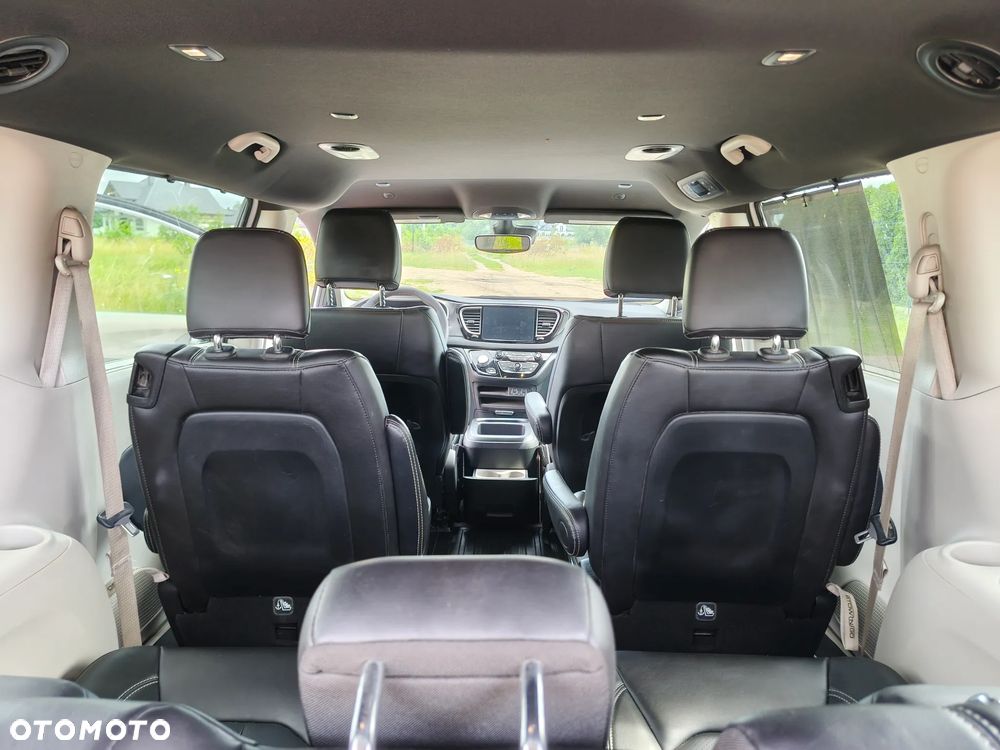 Chrysler Pacifica - 20