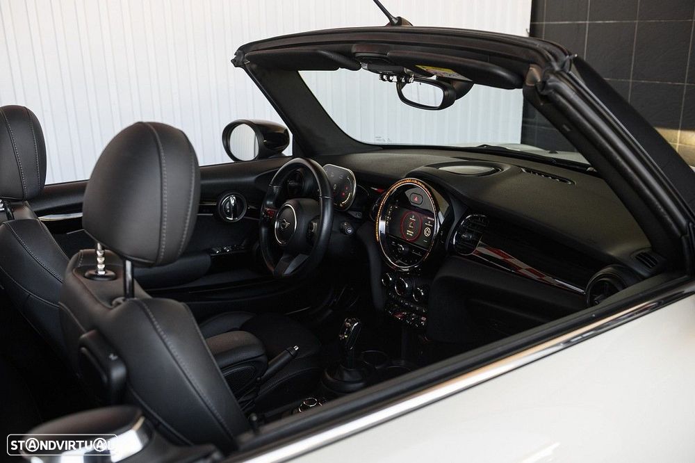 MINI Cabrio Cooper Auto - 28
